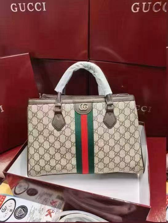 Gucci
110 dhs🪙🌨️

high quality 

With box 
🎁🎁🎁

30Cm

Zain26
♥️♥️♥️