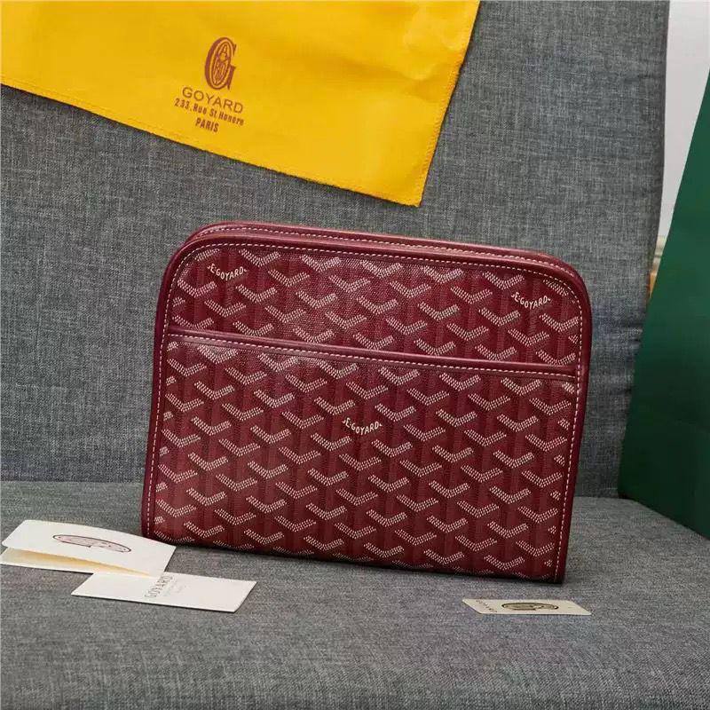 🌈 Goyard Clutch
1️⃣ First quality +🎁
Size : 25 * 21 cm
80 dhs❣️
with box 🎁

Zain115
♥️♥️♥️
