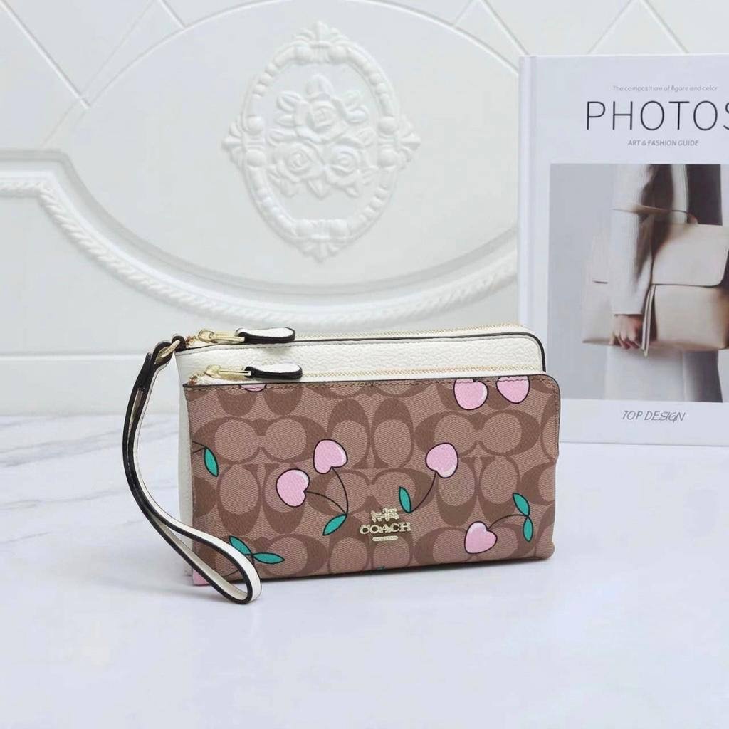 Coach
Small hand bag
50 dhs✅

Zain136
♥️♥️♥️