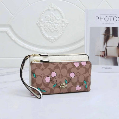 Coach
Small hand bag
50 dhs✅

Zain136
♥️♥️♥️