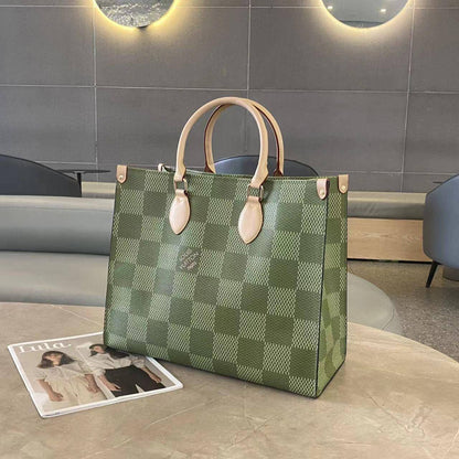 LV
85 dhs🪙💕
Size 33 CM

Zain269
♥️♥️♥️
