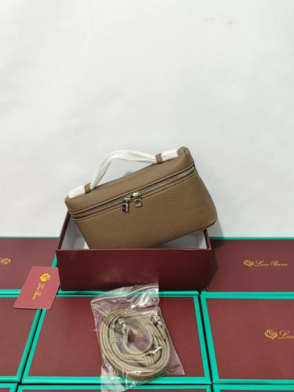Loro Piana
80 dhs🪙💕
high quality 

with box
🎁🎁🎁

Zain26
♥️♥️♥️