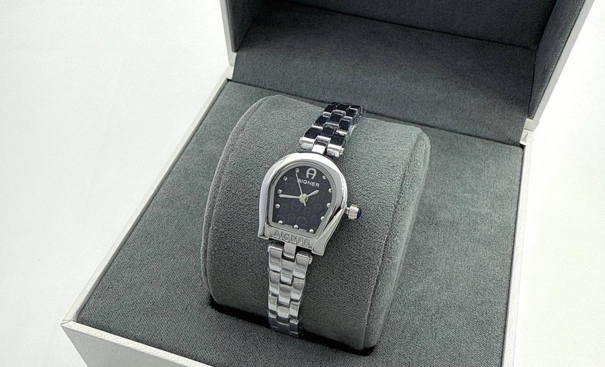 Aigner
Dior
Chanel
Piaget
Bvlgari
Gucci

55 dhs

Zain45
♥️♥️♥️