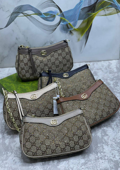 Gucci

with box 
🎁🎁🎁

95 dhs❣️

Zain175
♥️♥️♥️