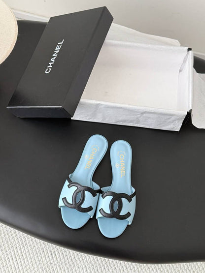 Chanel 
High quality🤗
SIZE  ……… 36-42🥳
330 dhs✅

Zain119
♥️♥️♥️