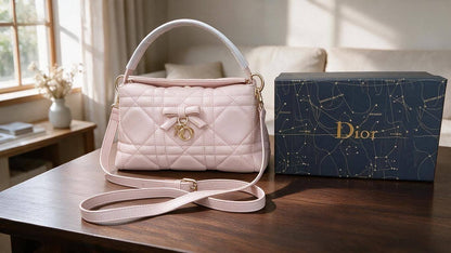 DIOR

Best quality

with box
115 dhs🇦🇪🇦🇪

size 25CM

Zain290
♥️♥️♥️