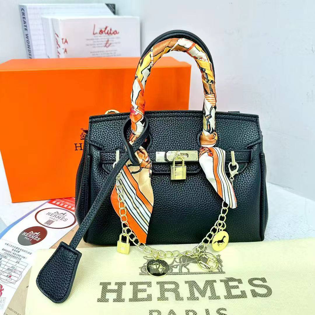 Hermes 
70 dhs🇦🇪

Zain232
♥️♥️♥️