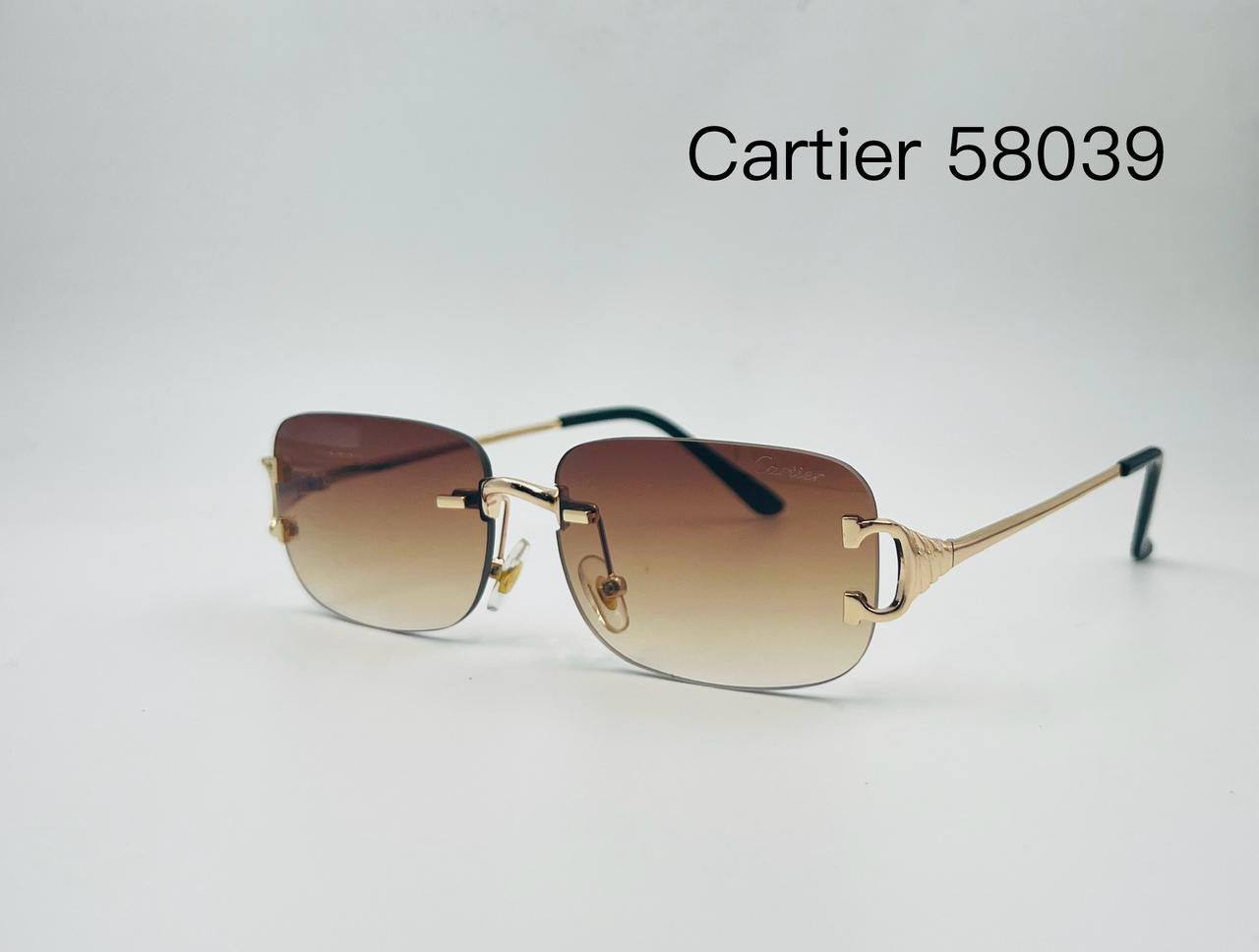 Cartier 💥
good quality 💯 
With master  Box 🗃️ 
50 dhs💓

Zain273
♥️♥️♥️