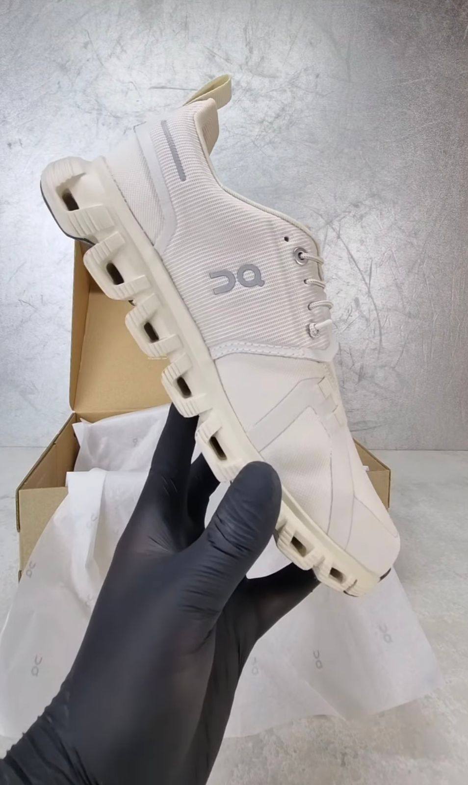 Cloud 6 WP , 
size 36 to 46 , 
230 dhs💓

Zain196
♥️♥️♥️