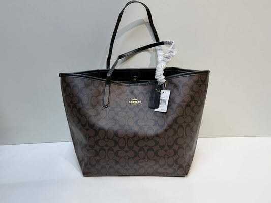 Coach
80 dhs🪙
size 46×15×29cm

Zain213
♥️♥️♥️
