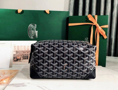 GOYARD 

HIGH QUALITY

 WITH BOX 🎁

90 dhs✅

Zain39
♥️♥️♥️