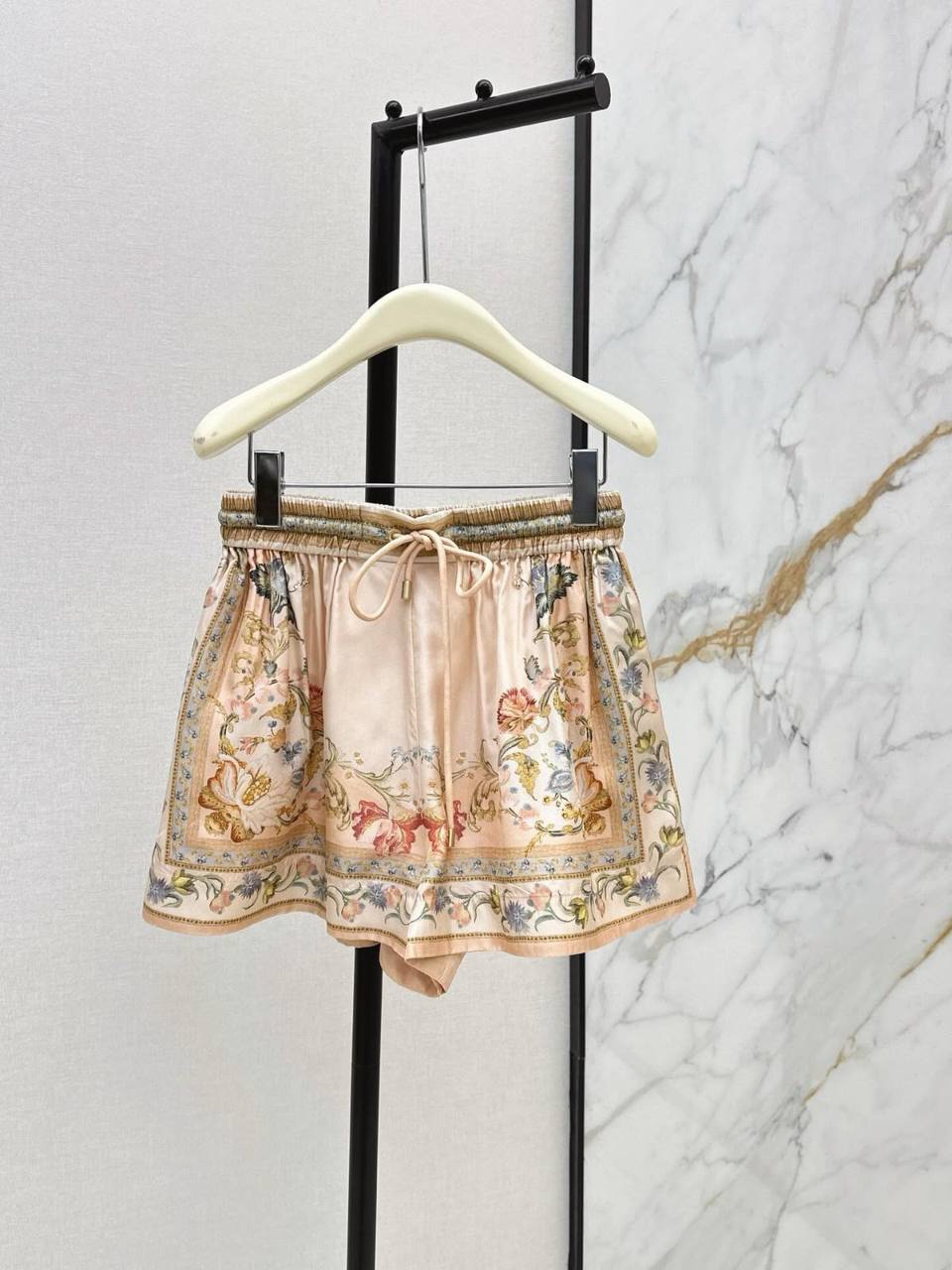❤️‍🔥 ZIMMERMANN NEW ❤️‍🔥
        💯 % SILK✨
     ✨VIP quality 😍
Sizes;  0-1-2-3
950 dhs✅

Zain287
♥️♥️♥️