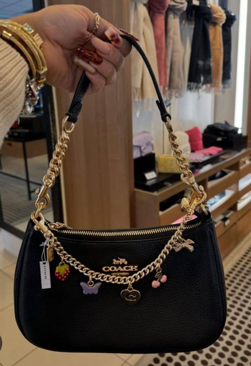 Coach
⚡24cm
90 dhs✅
⚡with box🎁🎁🎁

Zain118
♥️♥️♥️