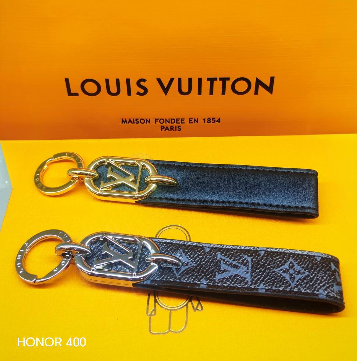 Key chain

80 dhs 

With good branded box
🎁🎁🎁

Zain122
♥️♥️♥️