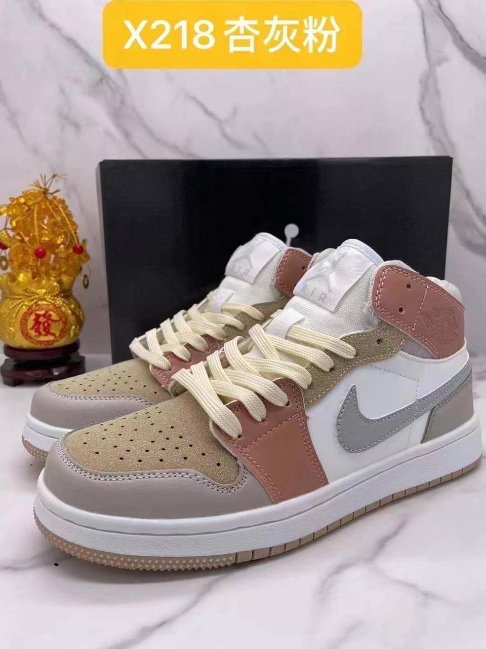 Nike
36-40
85 dhs🪙🌨️

Zain17
♥️♥️♥️