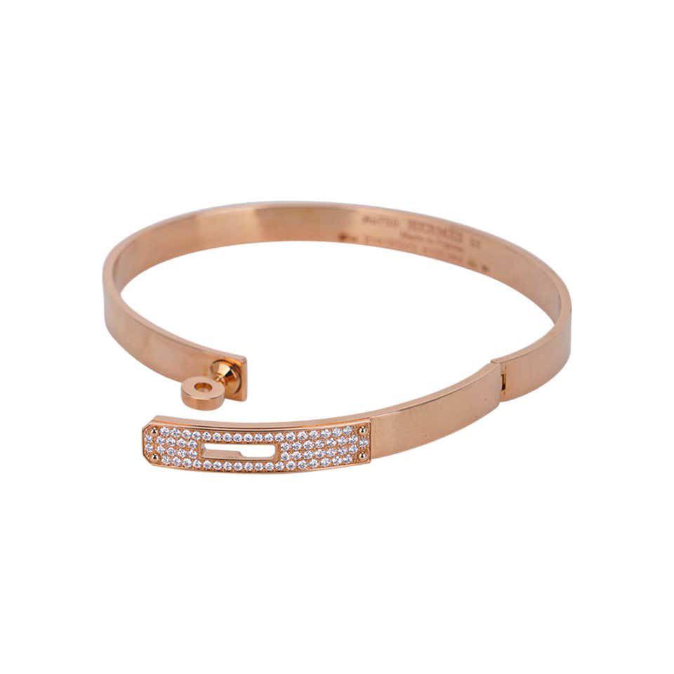 Hermes ❤️‍🔥*
Bangle 🦋
Master quality 💯
With normal boxes 🗃️ 
55 dhs✅
With master box 📦 
70 dhs✅

Zain216
♥️♥️♥️
