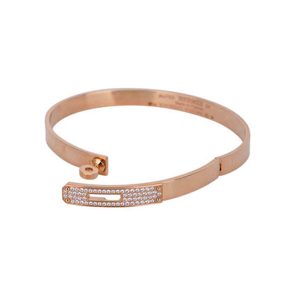 Hermes ❤️‍🔥*
Bangle 🦋
Master quality 💯
With normal boxes 🗃️ 
55 dhs✅
With master box 📦 
70 dhs✅

Zain216
♥️♥️♥️