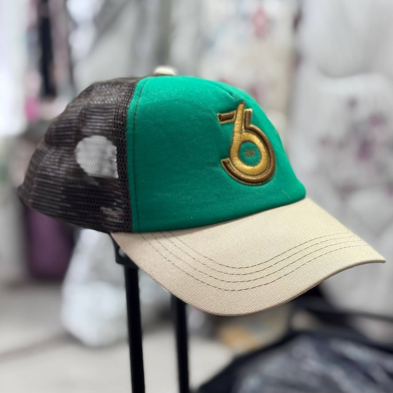 Caps
40 dhs✅

Zain27
♥️♥️♥️
