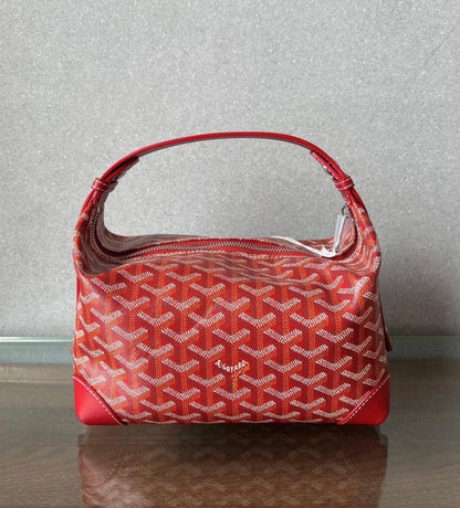 Goyard 
good quality 
with box 
🎁🎁🎁

120 dhs✅

Size : 25cm

Zain295
♥️♥️♥️