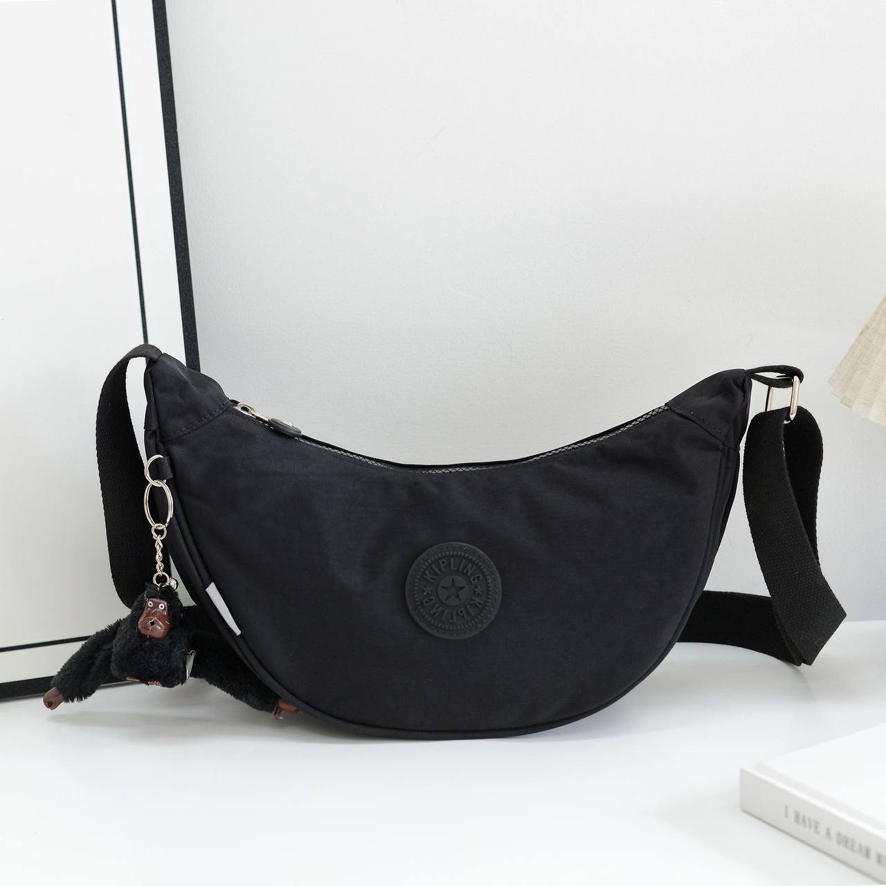 KIPLING SLING BAGS GOOD QUALITY 
45 dhs✅

Zain295
♥️♥️♥️