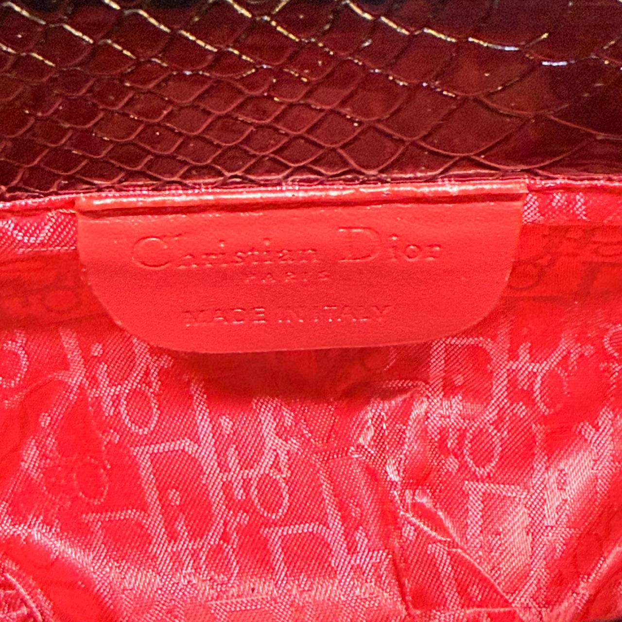 DIOR 
MINI SIZE 
 GOOD QUALITY 

WITH BOX 
🎁🎁🎁

100 dhs✅

SIZE : 14 cm

Zain295
♥️♥️♥️