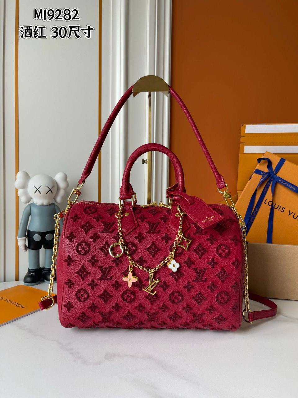 Lv Speedy 
Master🌺🌺
30cm  
310 dhs💓

Zain114
♥️♥️♥️