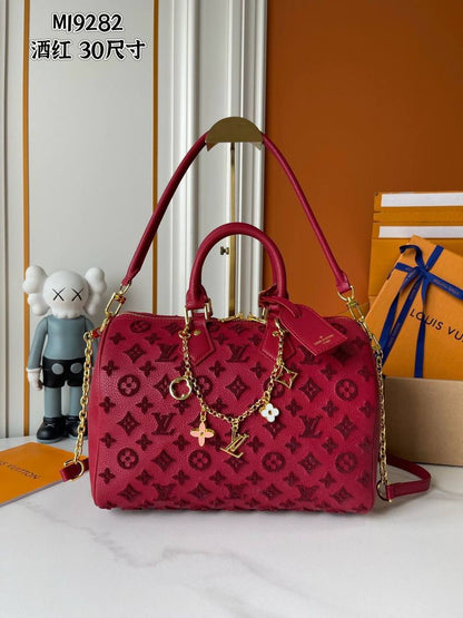 Lv Speedy 
Master🌺🌺
30cm  
310 dhs💓

Zain114
♥️♥️♥️
