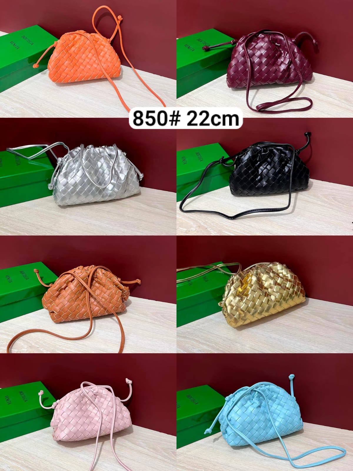 Bottega
110 dhs✅
with box
size 22cm

Zain26
♥️♥️♥️