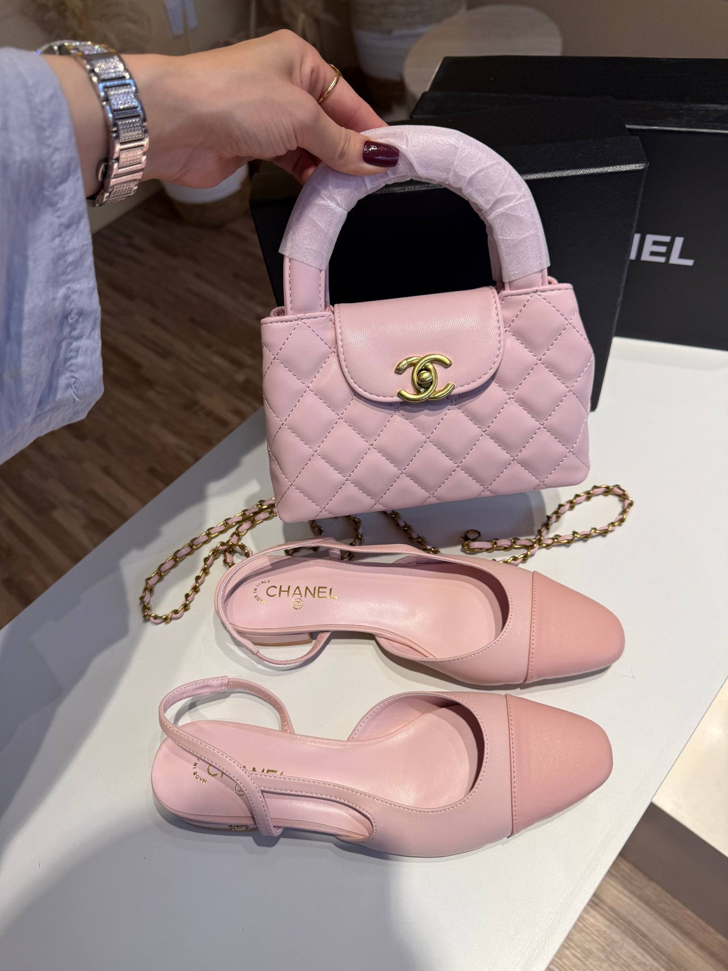 Chanel offer

195 dhs
With boxes

Zain219145

اطلبوها من الوتس المثبت في الأعلى👆🏻👆🏻

تواصلو معنا 👈🏻 Zain 
For order WhatsApp pinned 👆🏻

♥️♥️♥️