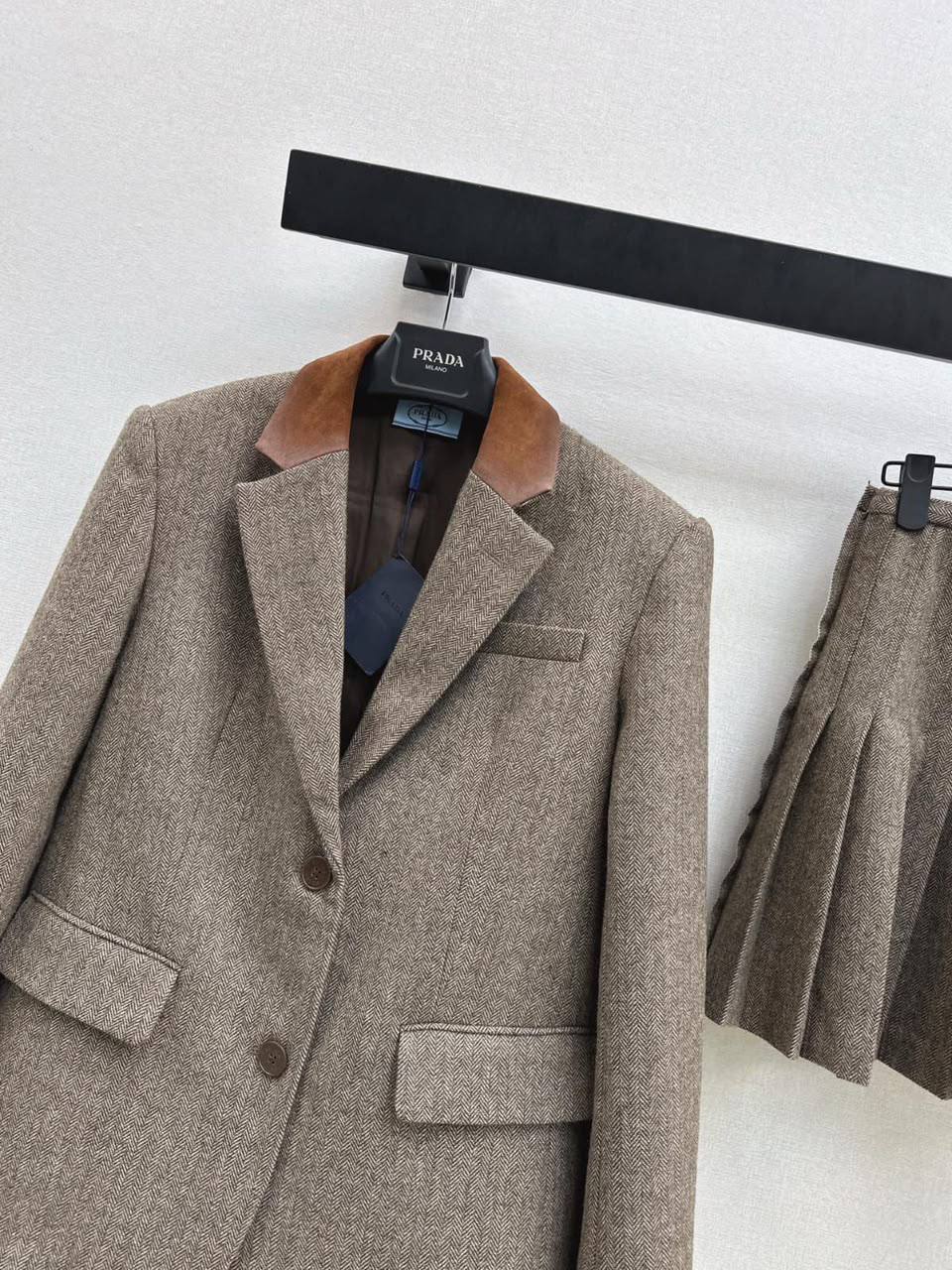 *New collections*                                                
PRADA
*Super Master quality*
*Sizes: S M L* 
700 dhs🇦🇪🇦🇪

Zain308
♥️♥️♥️