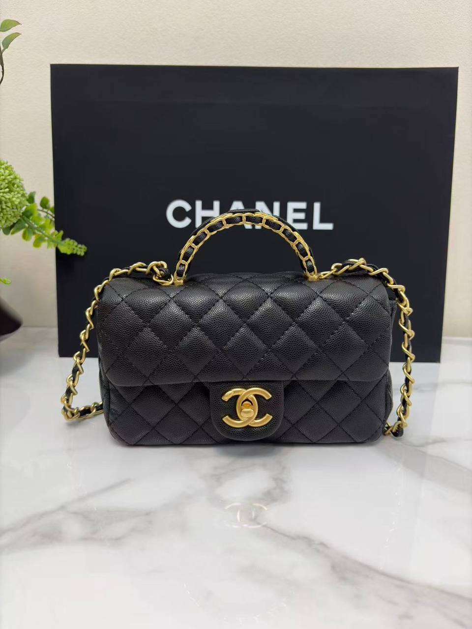 Chanel

20cm🥰 

with Box 
🎁🎁🎁

260 dhs💓

Zain228
♥️♥️♥️