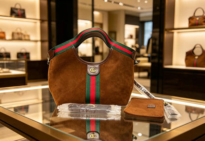 Gucci
120 dhs✅
2size same price
2in1
Good quality

Zain07
♥️♥️♥️