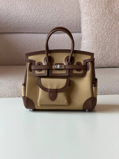 Hermes
Birkin 25cm💕master quality😍with box❤️
610 dhs✅

Zain52
♥️♥️♥️