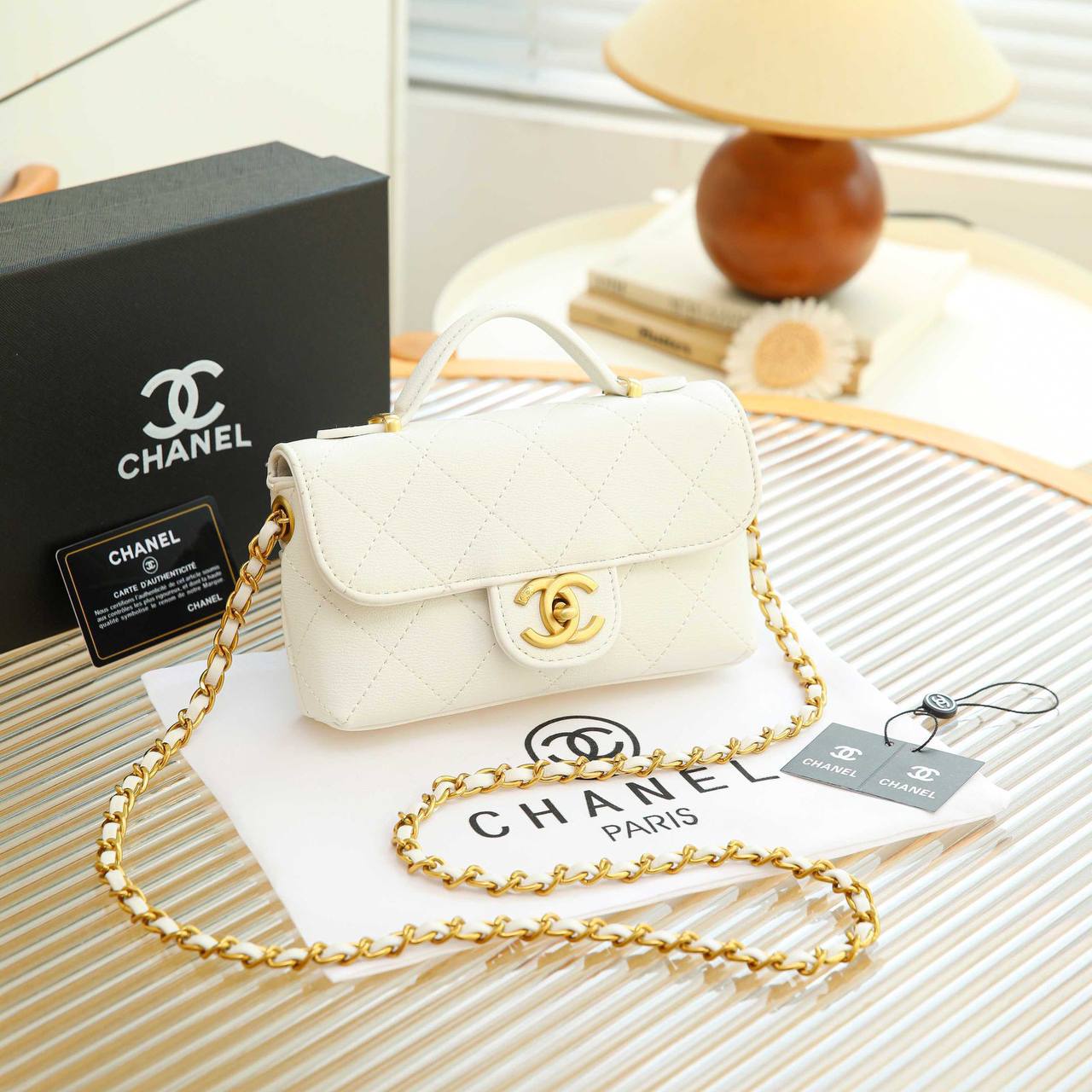 CHANEL

 GOOD QUALITY 

WITH BOX 
🎁🎁🎁

100 dhs✅

Zain39
♥️♥️♥️