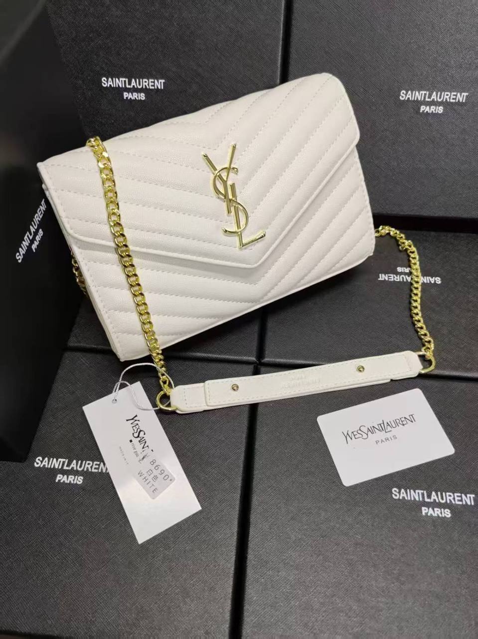 YSL
GOOD quality 
85 dhs💓

Zain200
♥️♥️♥️