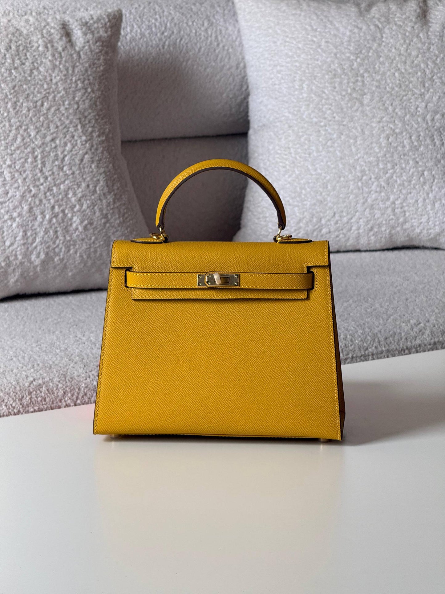 Hermes kelly 25cm💕master quality😍

with box❤️
🎁🎁🎁

380 dhs🪙🌨️

Zain52
♥️♥️♥️