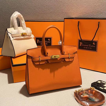 HERMES

Best quality 
with box

120 dhs🇦🇪
size 25CM

Zain290
♥️♥️♥️