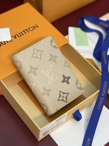 LV Wallet 
Master Quality
110 dhs🇦🇪🇦🇪

Zain33
♥️♥️♥️