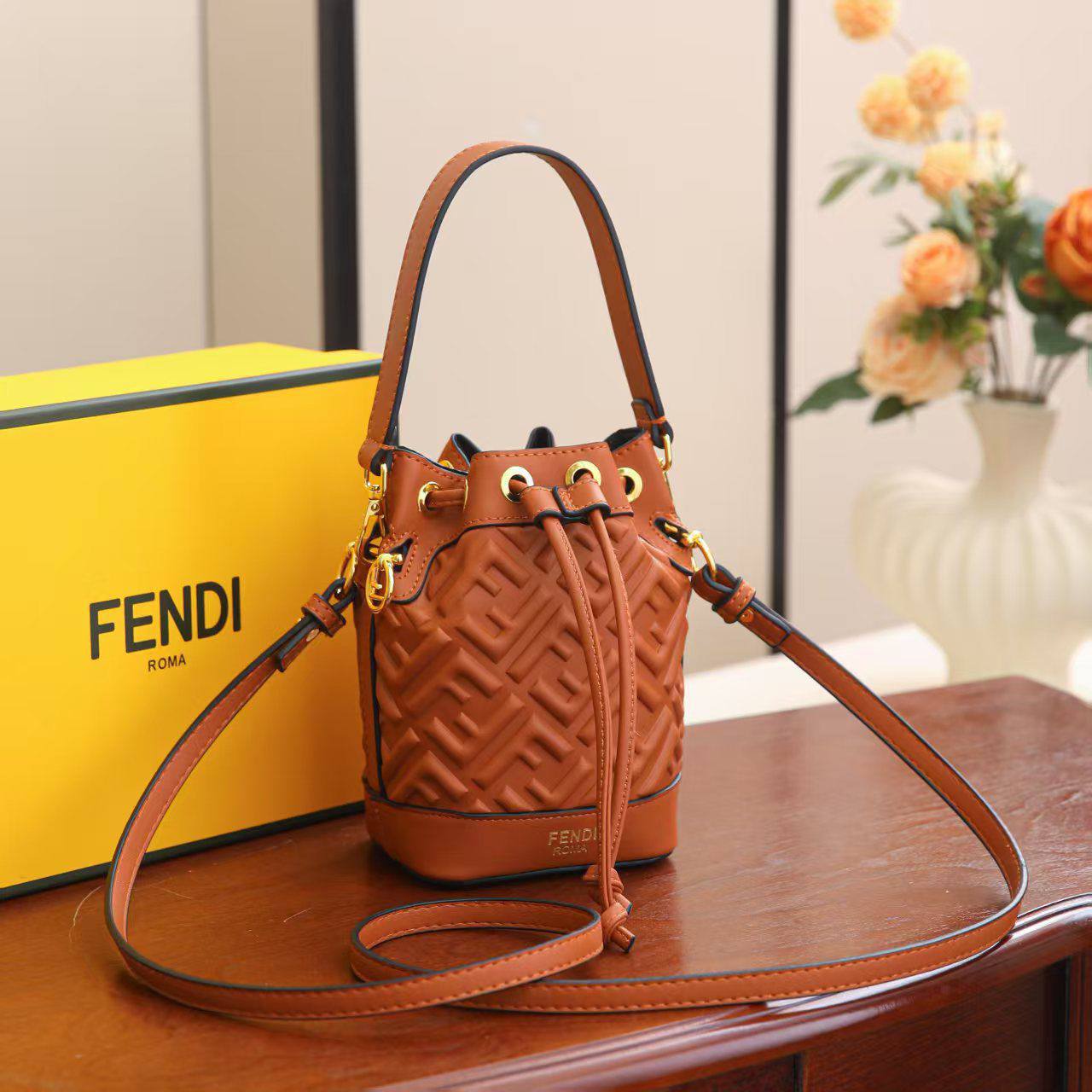 FENDI
 GOOD QUALITY

 WITH BOX 🎁

100 dhs✅

Zain39
♥️♥️♥️