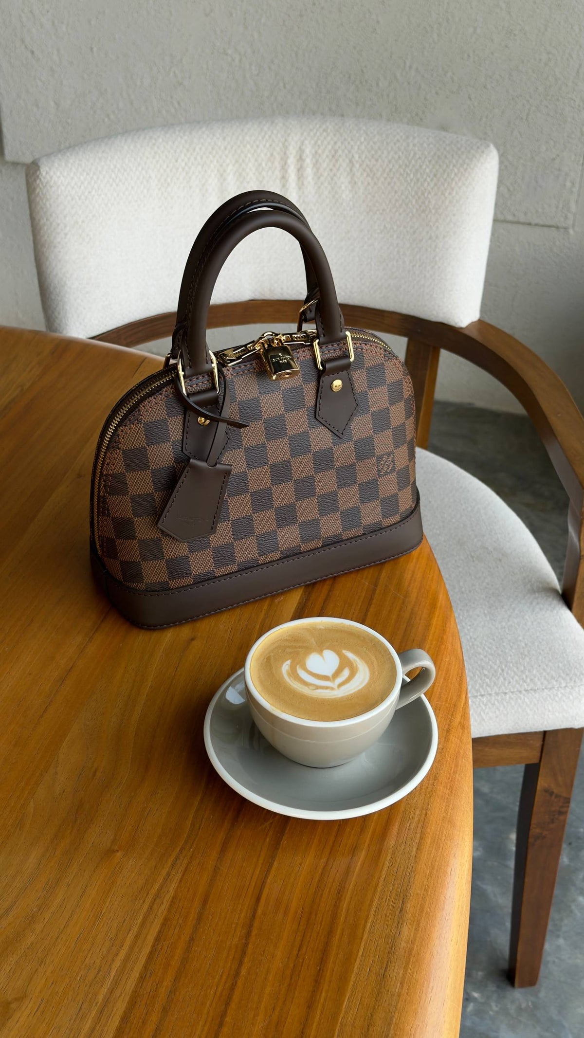 New collection ⚜️
LV 🧡
VIP quality 💎
Alma BB ✨
Size : 23.5 cm
For Price 👇 WhatsApp✅
0568585901 
0507557372
0552275751 Owner Zain 👌

Zain336
♥️♥️♥️