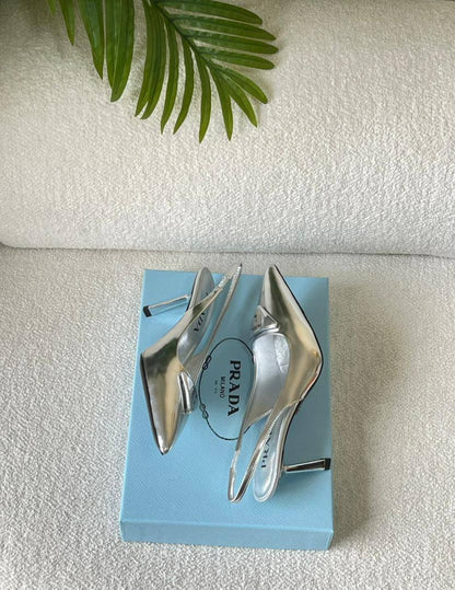 PRADA 
SuperMaster Quality 💯
450 dhs🪙🖤
Size: 36 -41 💥

Zain171
♥️♥️♥️