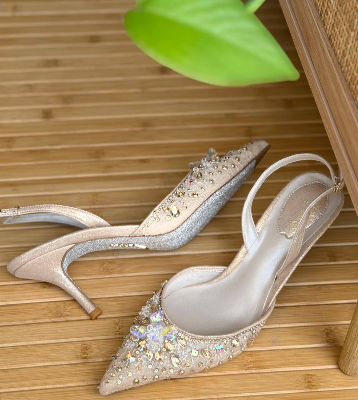 Rene Caovilla
Super Master
𝗦𝗶𝘇𝗲: 𝟯𝟲 𝘁𝗼𝗼 𝟰𝟭
490 dhs✅

Zain178
♥️♥️♥️
