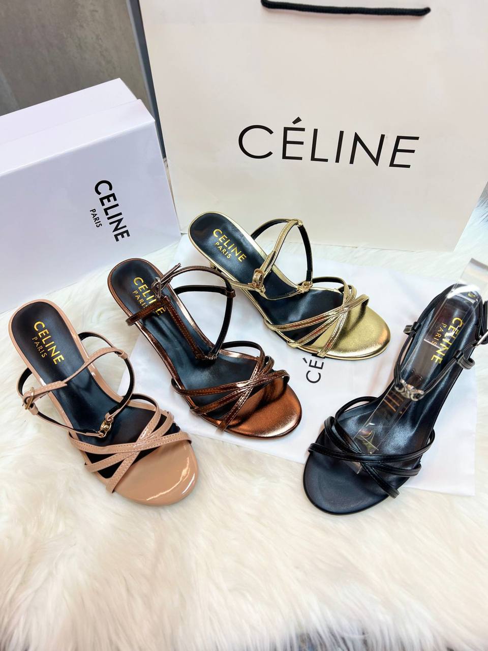 OFFER 
Discount
140 dhs🪙🖤
SIZE 36-41 available
Limit Stock

Zain88
♥️♥️♥️