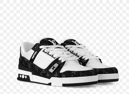 LV 
Size 39 TO 45 
170 dhs✅

Zain183
♥️♥️♥️