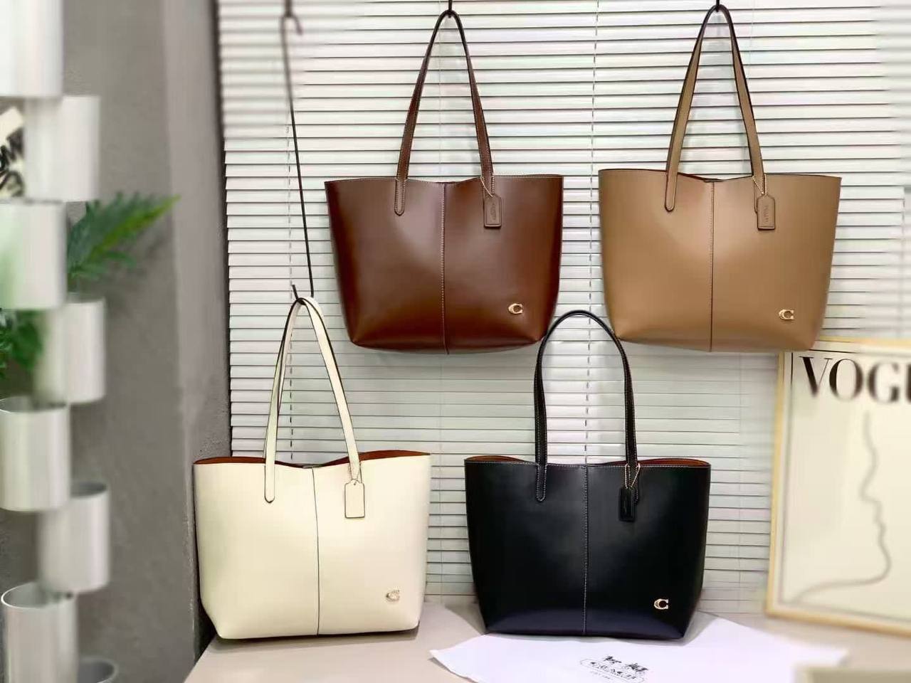 COACH 
GOOD QUALIT 
100 dhs🪙💚

Zain200
♥️♥️♥️
