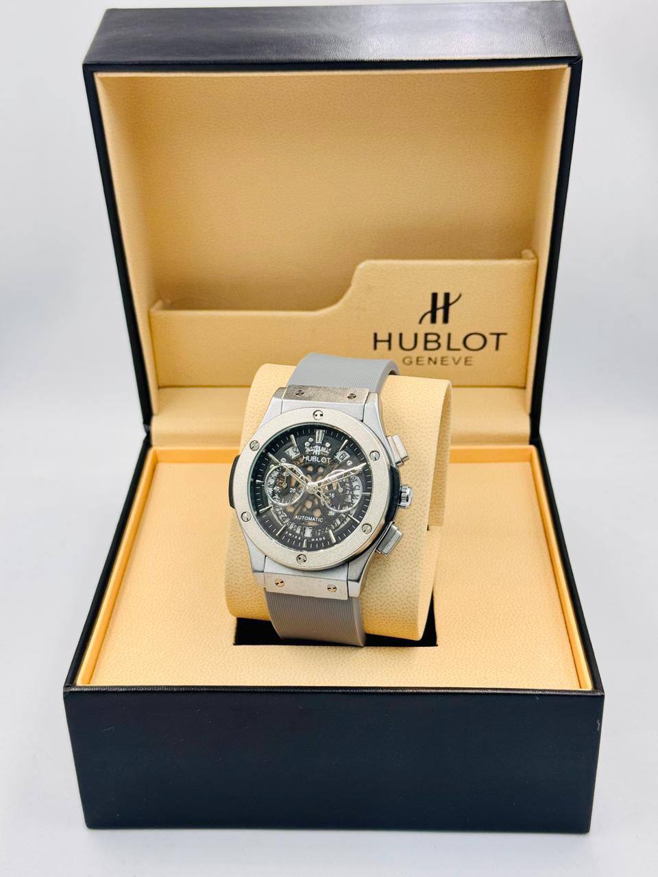 Hublot Men 
80 dhs💓

Zain08
♥️♥️♥️