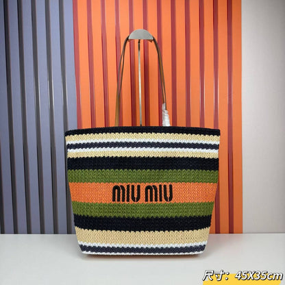 Miu Miu
300 dhs✅
Master🌺🌺

Zain153
♥️♥️♥️