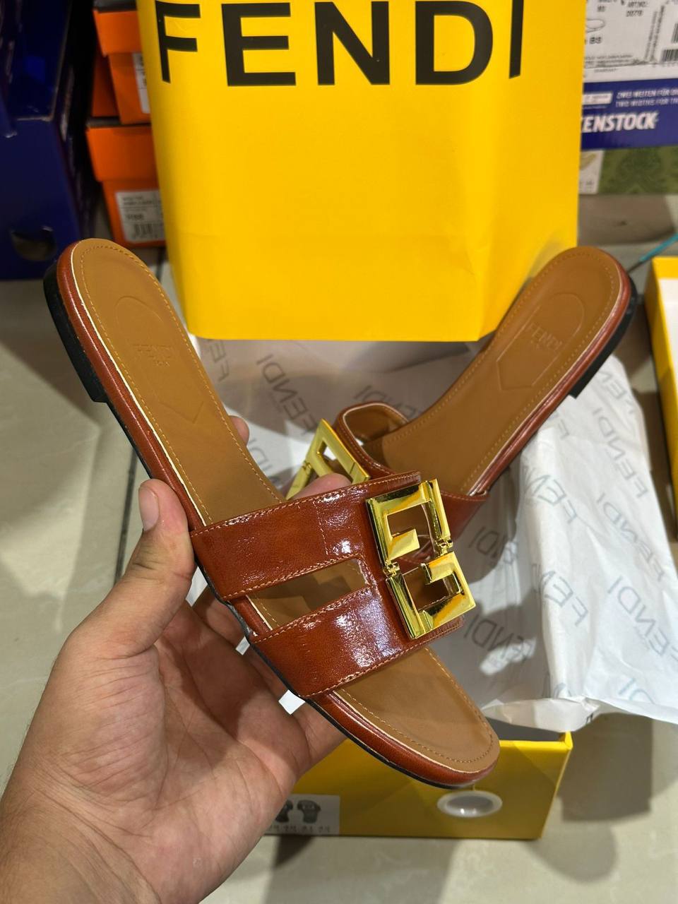 Fendi 

Size 36 to 41

90 dhs✅

Zain146
♥️♥️♥️