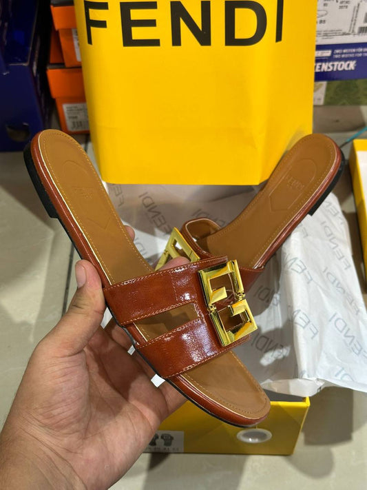 Fendi 

Size 36 to 41

90 dhs✅

Zain146
♥️♥️♥️