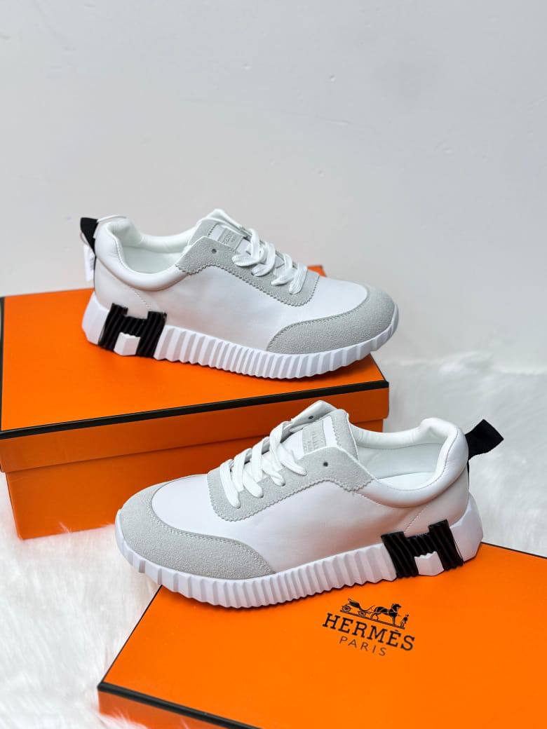 Hermes Shoes
New arrived 
Size 36 to 41
130 dhs🪙🌨️

Zain21
♥️♥️♥️